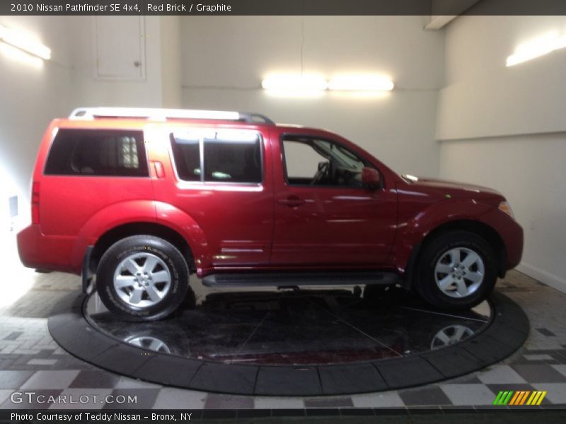 Red Brick / Graphite 2010 Nissan Pathfinder SE 4x4