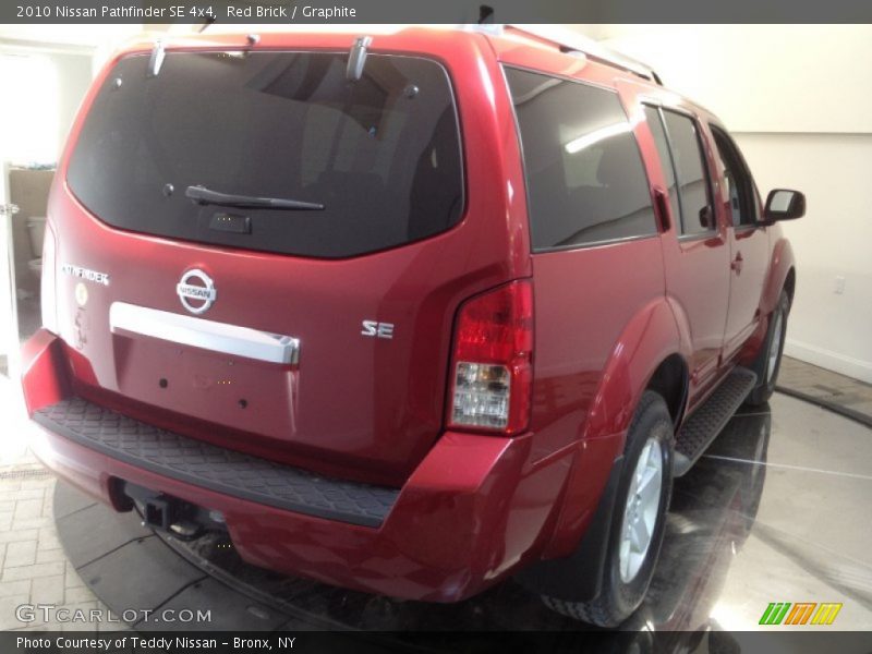 Red Brick / Graphite 2010 Nissan Pathfinder SE 4x4