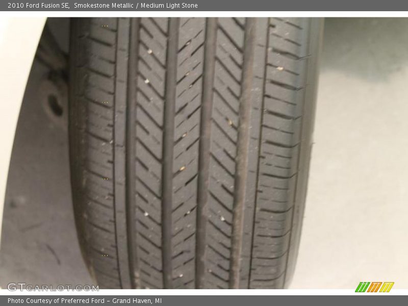 Smokestone Metallic / Medium Light Stone 2010 Ford Fusion SE