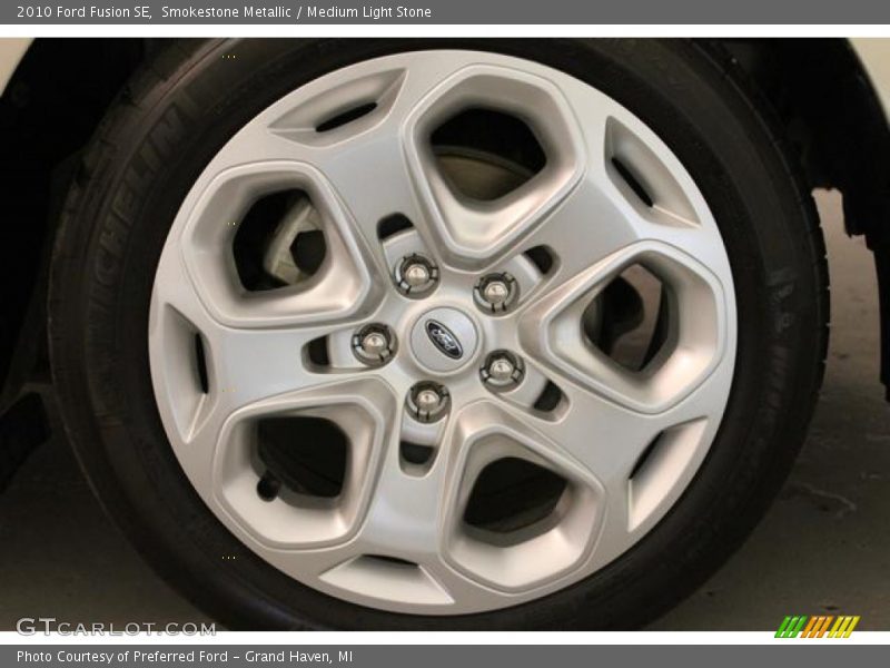 Smokestone Metallic / Medium Light Stone 2010 Ford Fusion SE