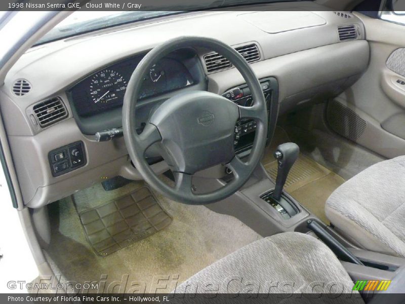 Cloud White / Gray 1998 Nissan Sentra GXE