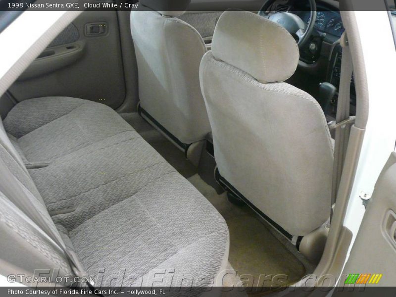 Cloud White / Gray 1998 Nissan Sentra GXE