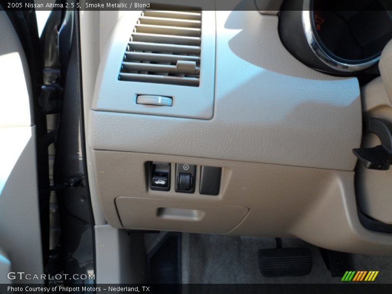 Smoke Metallic / Blond 2005 Nissan Altima 2.5 S