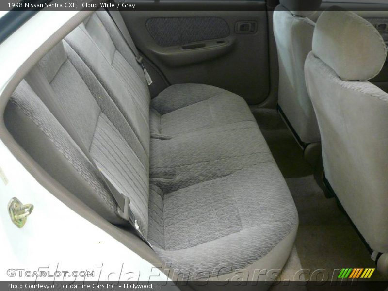 Cloud White / Gray 1998 Nissan Sentra GXE