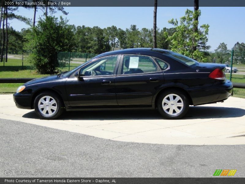 Black / Beige 2005 Ford Taurus SEL