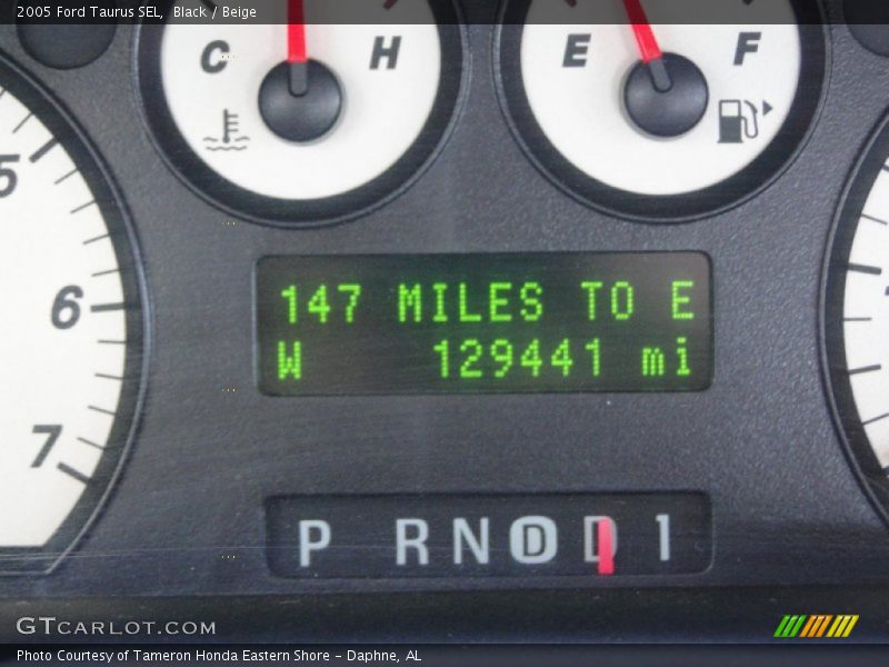 Black / Beige 2005 Ford Taurus SEL