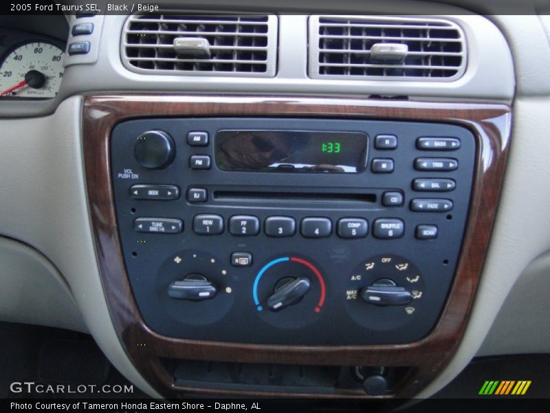 Black / Beige 2005 Ford Taurus SEL