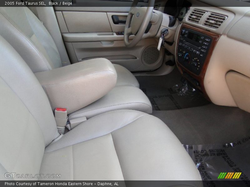 Black / Beige 2005 Ford Taurus SEL