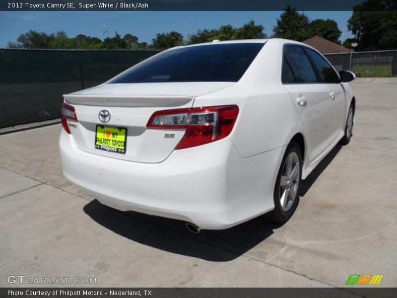 Super White / Black/Ash 2012 Toyota Camry SE