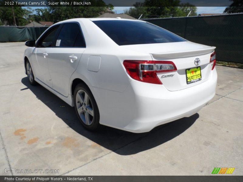 Super White / Black/Ash 2012 Toyota Camry SE