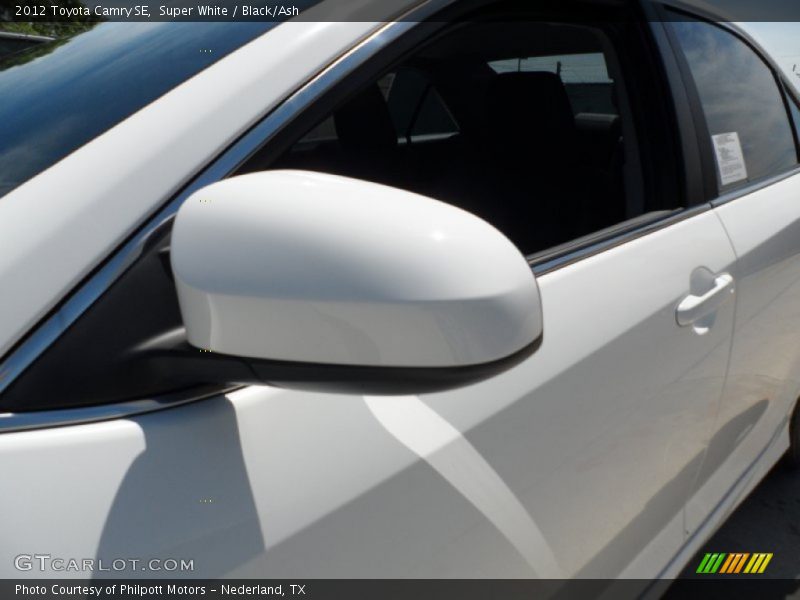 Super White / Black/Ash 2012 Toyota Camry SE