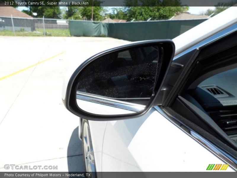 Super White / Black/Ash 2012 Toyota Camry SE