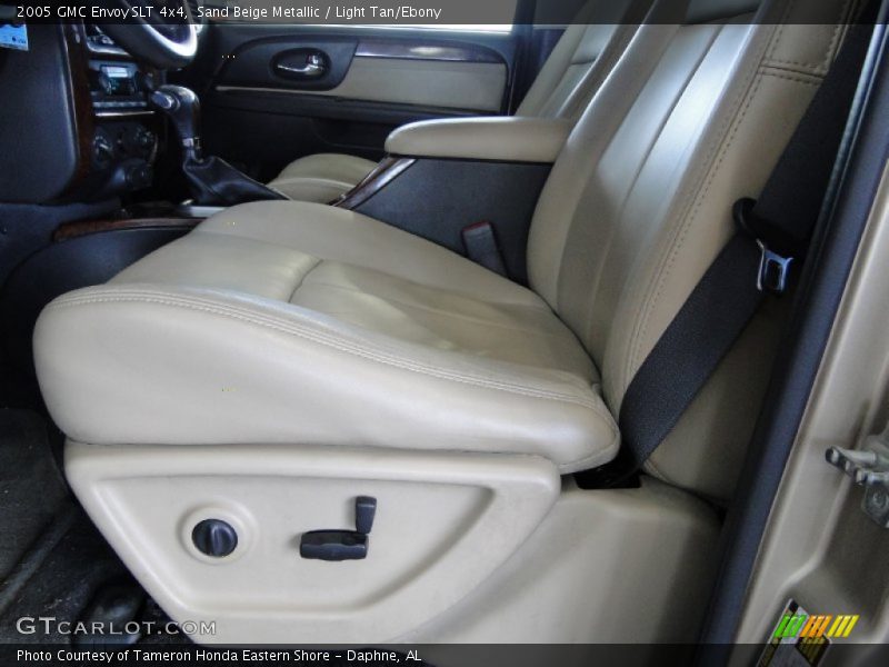 Sand Beige Metallic / Light Tan/Ebony 2005 GMC Envoy SLT 4x4