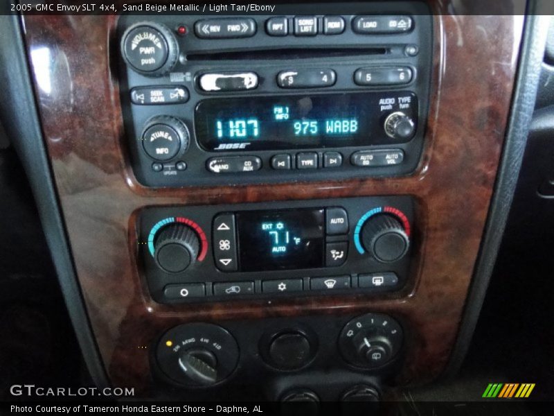 Sand Beige Metallic / Light Tan/Ebony 2005 GMC Envoy SLT 4x4