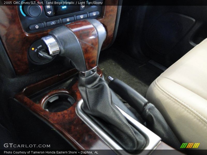 Sand Beige Metallic / Light Tan/Ebony 2005 GMC Envoy SLT 4x4