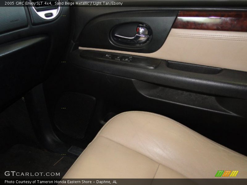 Sand Beige Metallic / Light Tan/Ebony 2005 GMC Envoy SLT 4x4