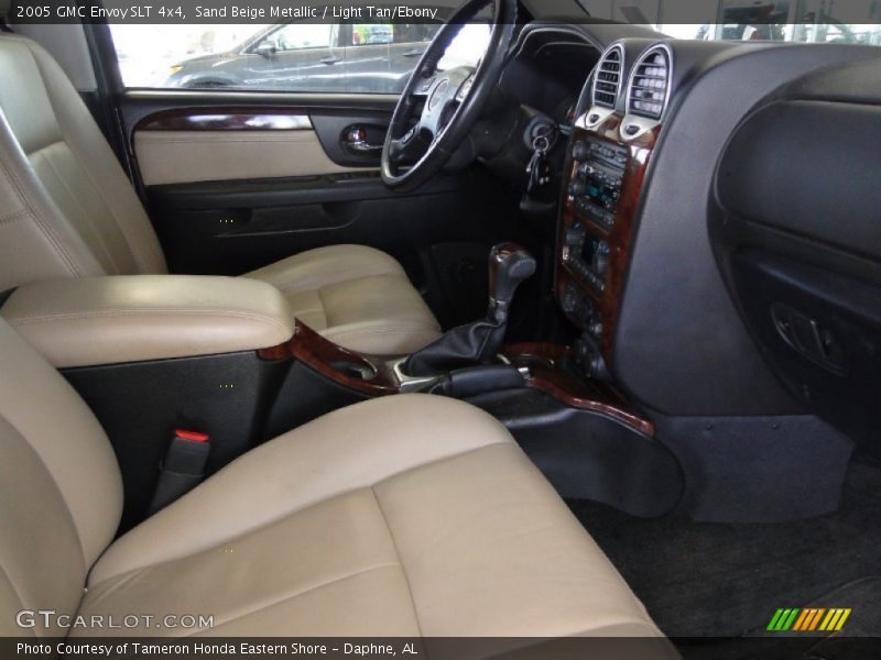 Sand Beige Metallic / Light Tan/Ebony 2005 GMC Envoy SLT 4x4