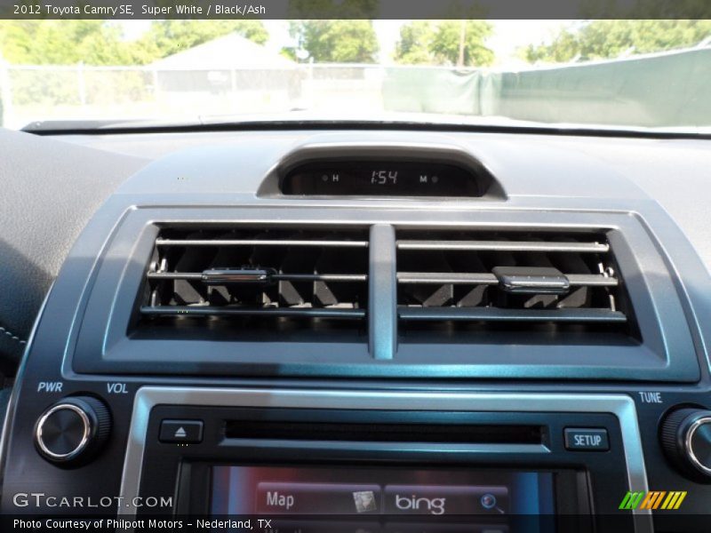Super White / Black/Ash 2012 Toyota Camry SE
