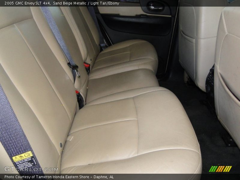 Sand Beige Metallic / Light Tan/Ebony 2005 GMC Envoy SLT 4x4