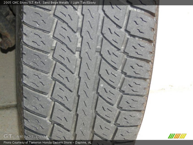 Sand Beige Metallic / Light Tan/Ebony 2005 GMC Envoy SLT 4x4