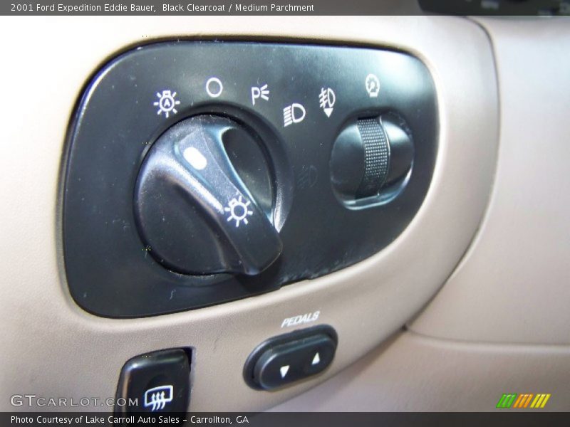 Black Clearcoat / Medium Parchment 2001 Ford Expedition Eddie Bauer