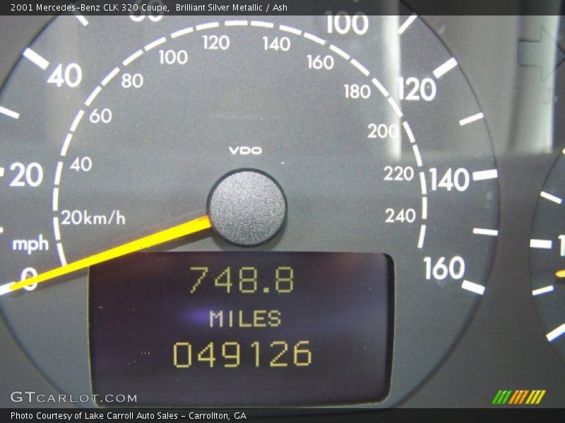 Brilliant Silver Metallic / Ash 2001 Mercedes-Benz CLK 320 Coupe