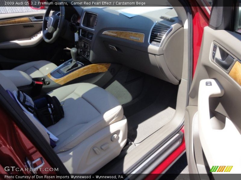 Garnet Red Pearl Effect / Cardamom Beige 2009 Audi Q5 3.2 Premium quattro