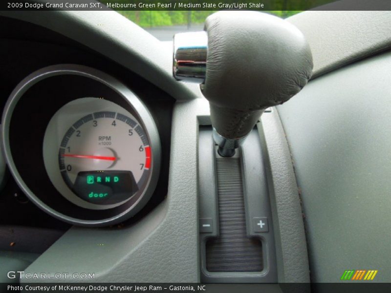 Melbourne Green Pearl / Medium Slate Gray/Light Shale 2009 Dodge Grand Caravan SXT