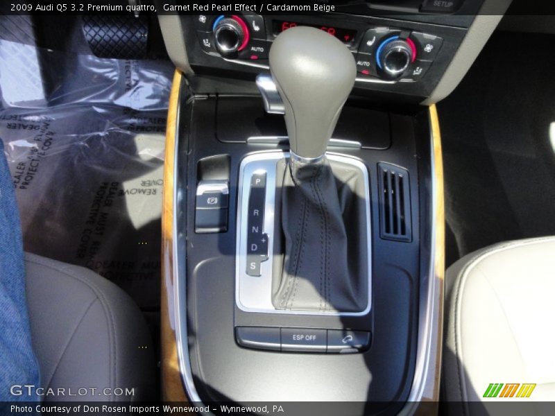 Garnet Red Pearl Effect / Cardamom Beige 2009 Audi Q5 3.2 Premium quattro