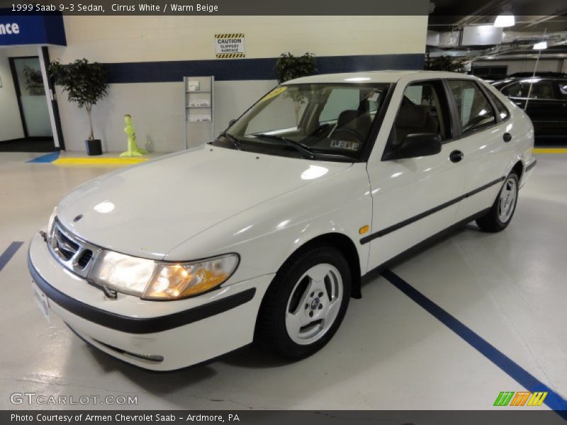 Front 3/4 View of 1999 9-3 Sedan