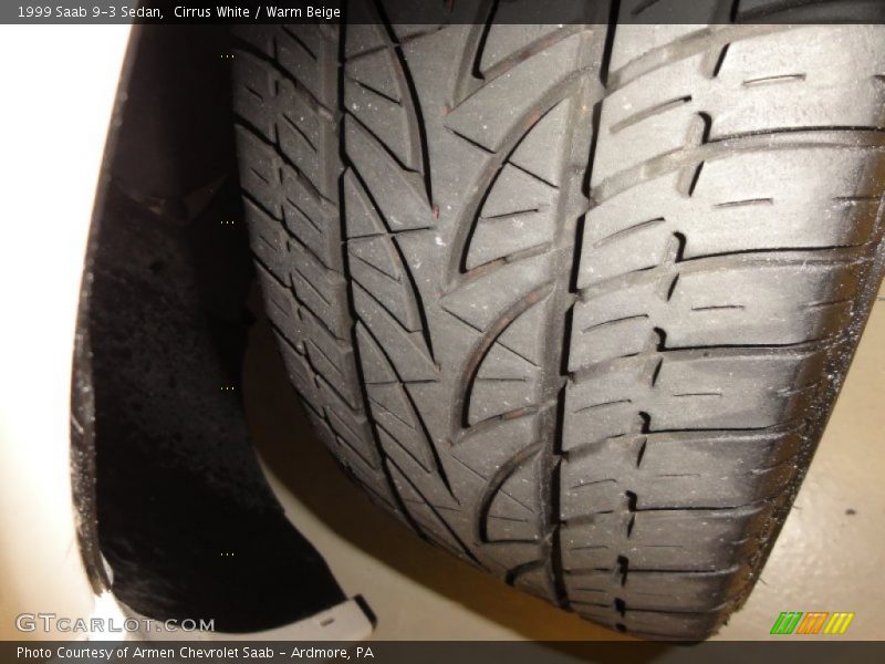 Cirrus White / Warm Beige 1999 Saab 9-3 Sedan
