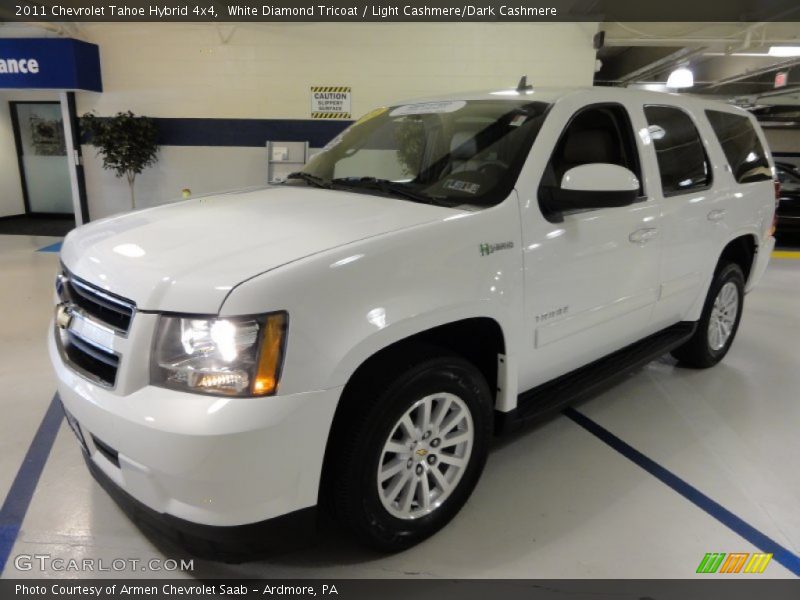 Front 3/4 View of 2011 Tahoe Hybrid 4x4