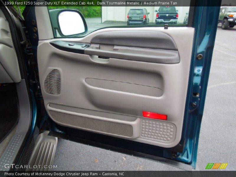 Door Panel of 1999 F250 Super Duty XLT Extended Cab 4x4