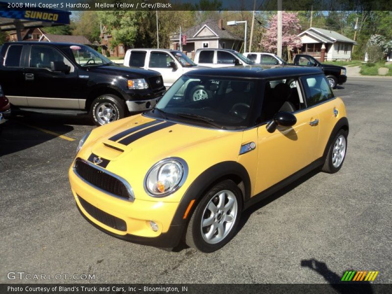Front 3/4 View of 2008 Cooper S Hardtop