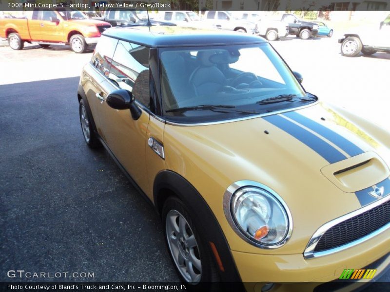 Mellow Yellow / Grey/Black 2008 Mini Cooper S Hardtop