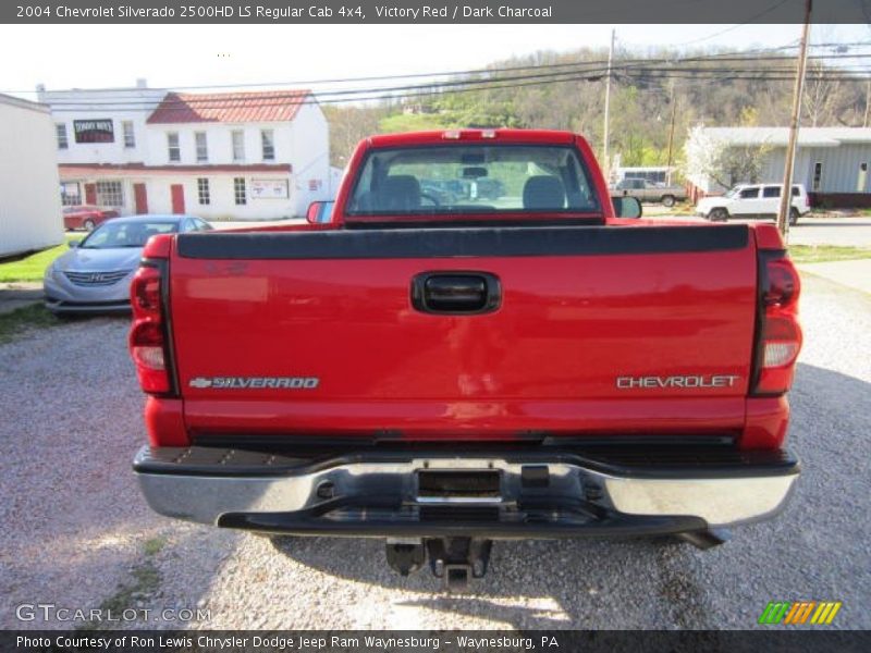 Victory Red / Dark Charcoal 2004 Chevrolet Silverado 2500HD LS Regular Cab 4x4