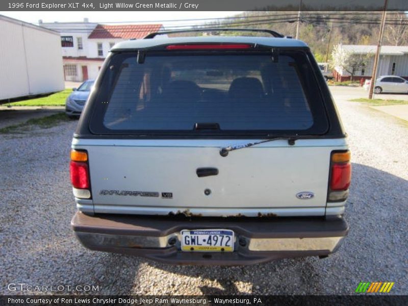Light Willow Green Metallic / Grey 1996 Ford Explorer XLT 4x4