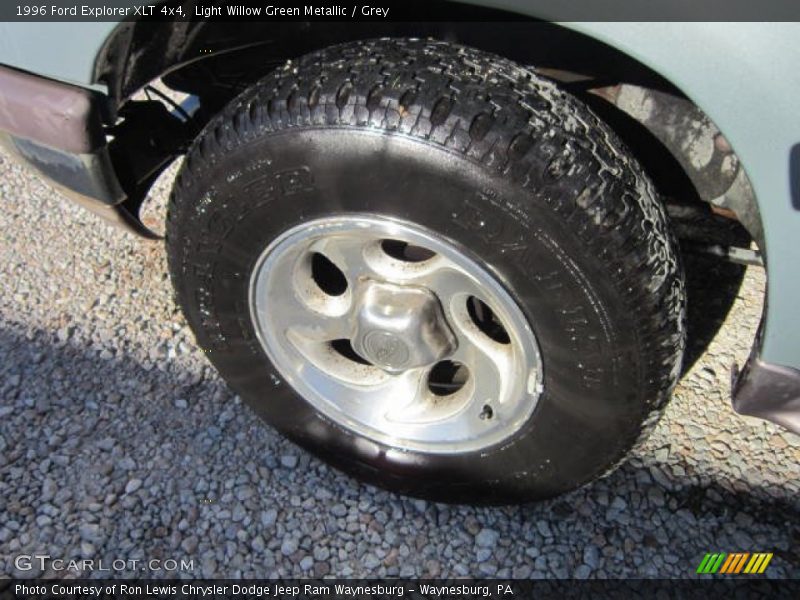 Light Willow Green Metallic / Grey 1996 Ford Explorer XLT 4x4