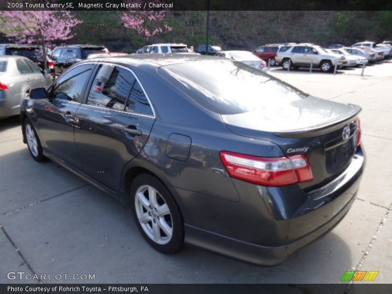Magnetic Gray Metallic / Charcoal 2009 Toyota Camry SE