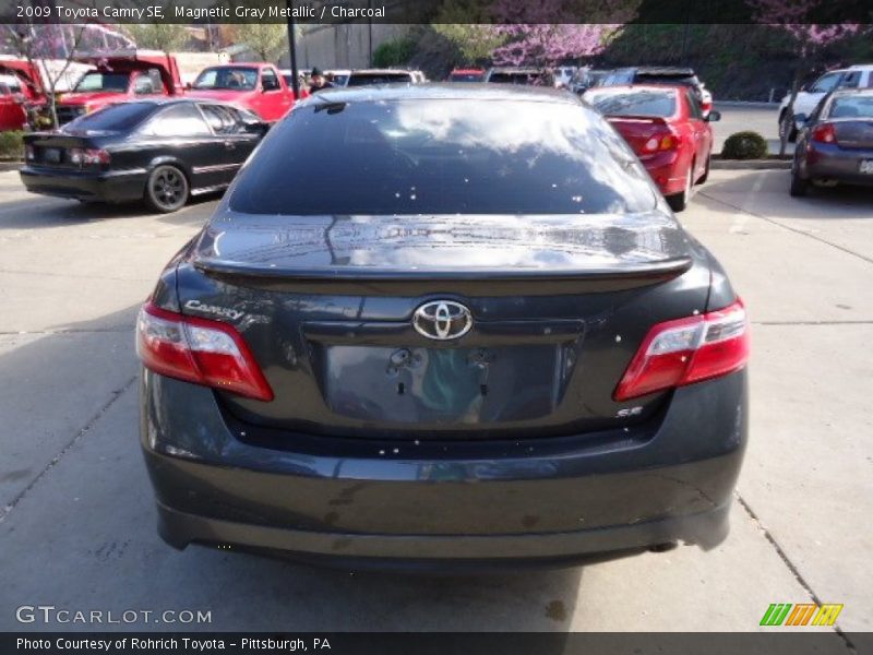 Magnetic Gray Metallic / Charcoal 2009 Toyota Camry SE