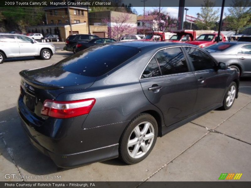Magnetic Gray Metallic / Charcoal 2009 Toyota Camry SE