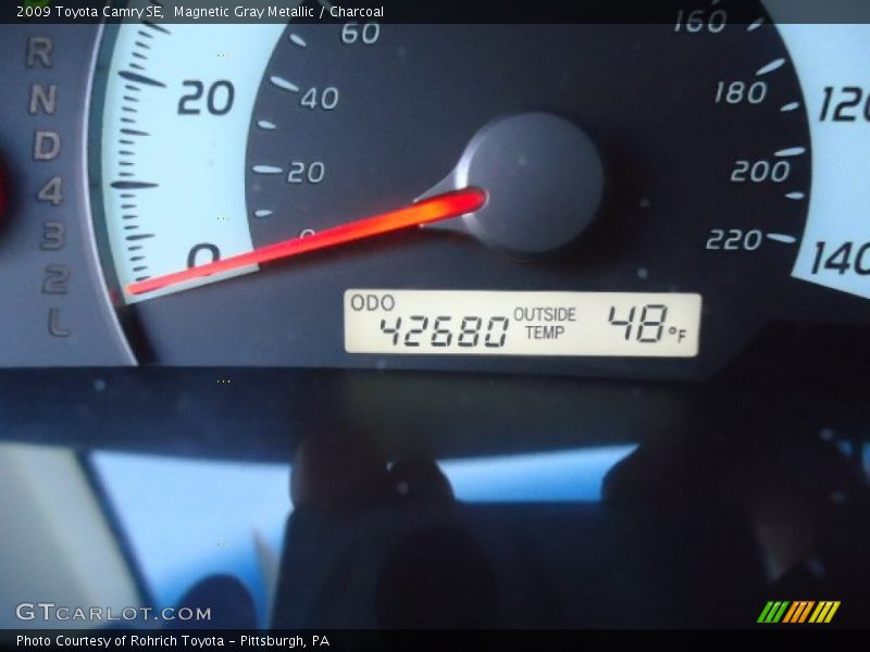 Magnetic Gray Metallic / Charcoal 2009 Toyota Camry SE