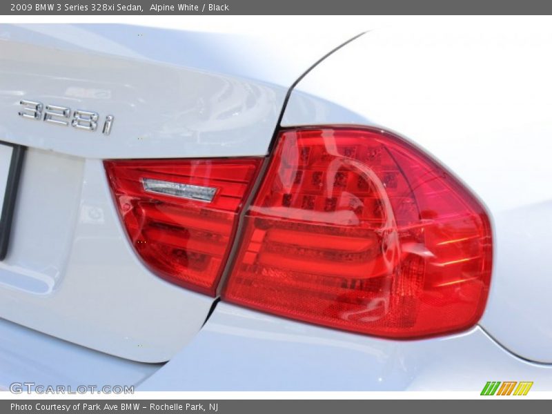 Alpine White / Black 2009 BMW 3 Series 328xi Sedan