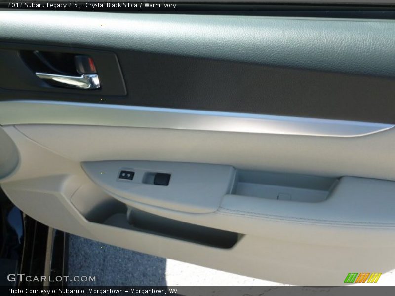 Crystal Black Silica / Warm Ivory 2012 Subaru Legacy 2.5i