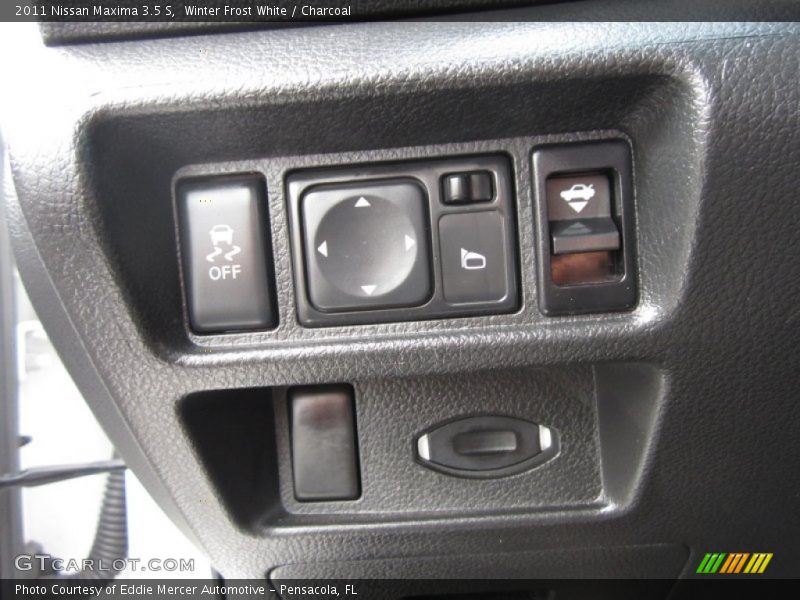 Winter Frost White / Charcoal 2011 Nissan Maxima 3.5 S