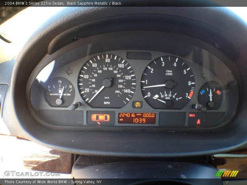 Black Sapphire Metallic / Black 2004 BMW 3 Series 325xi Sedan