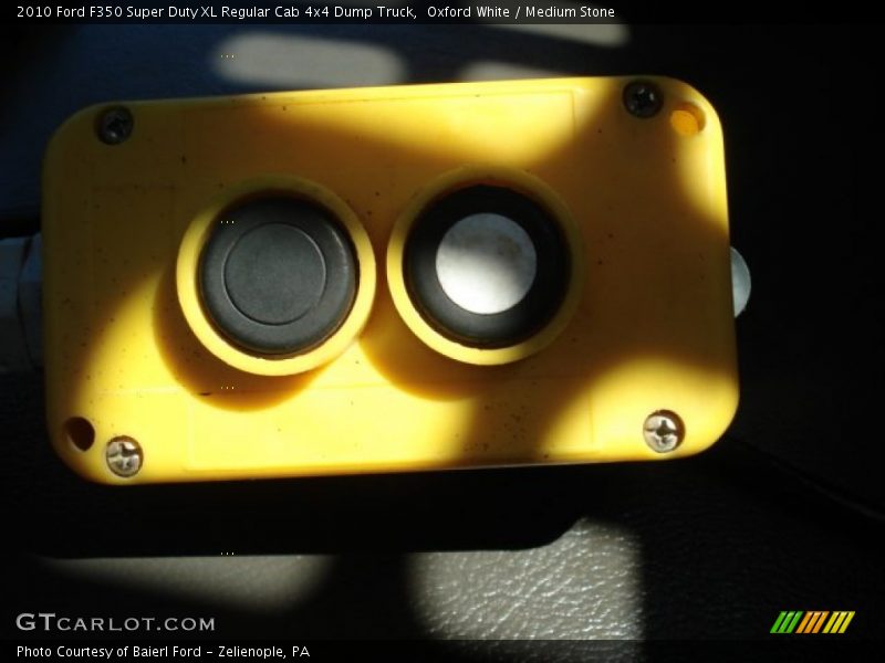 Oxford White / Medium Stone 2010 Ford F350 Super Duty XL Regular Cab 4x4 Dump Truck