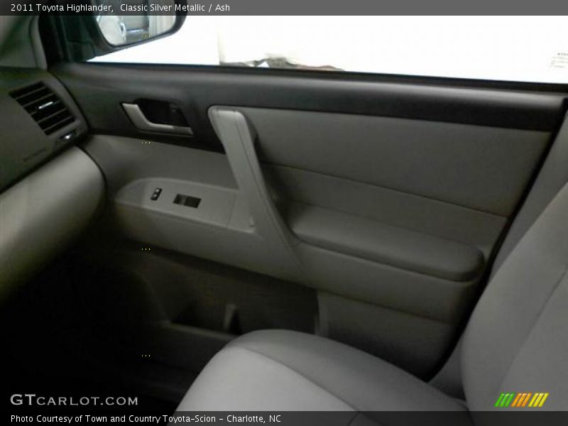 Classic Silver Metallic / Ash 2011 Toyota Highlander