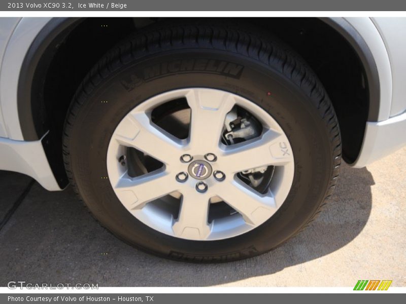 Ice White / Beige 2013 Volvo XC90 3.2