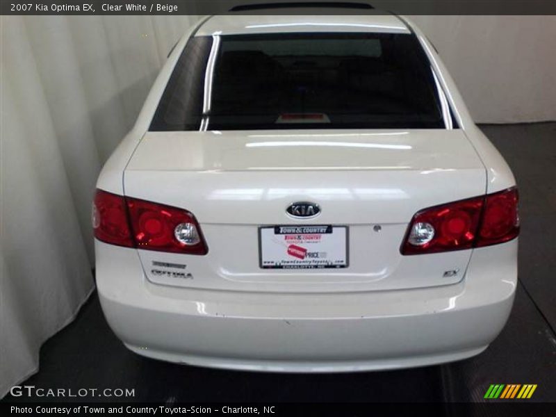 Clear White / Beige 2007 Kia Optima EX